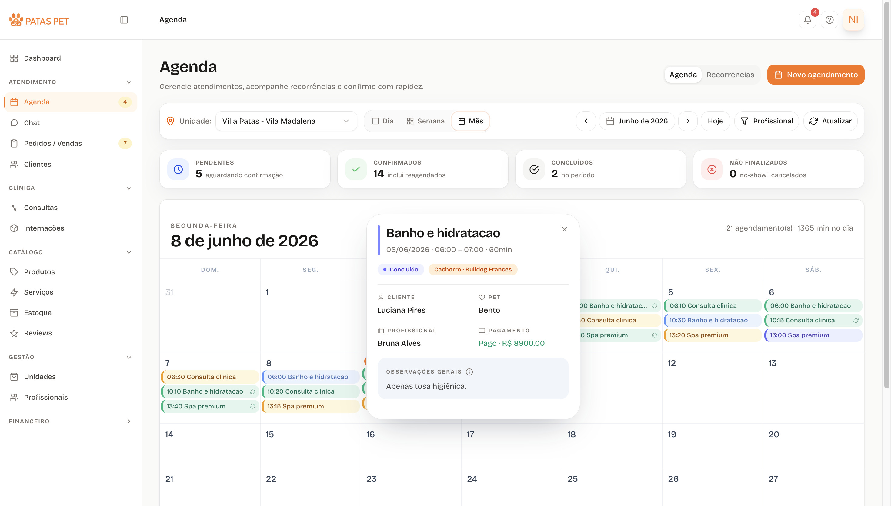 Detalhe do agendamento com pet, tutor, serviço e status